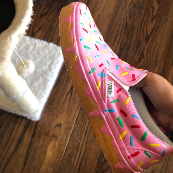 custom donut vans